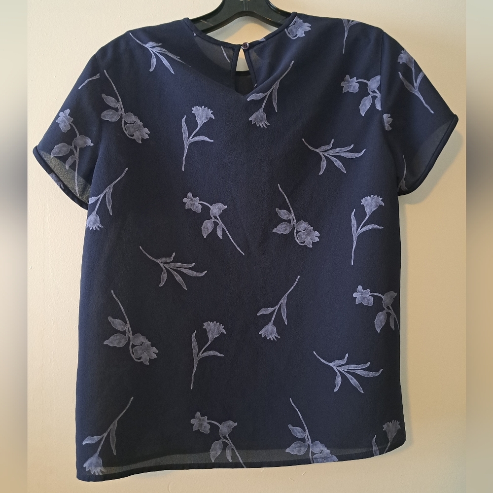Jones New York Dark Blue Top with Flowers - Picture 2 of 4